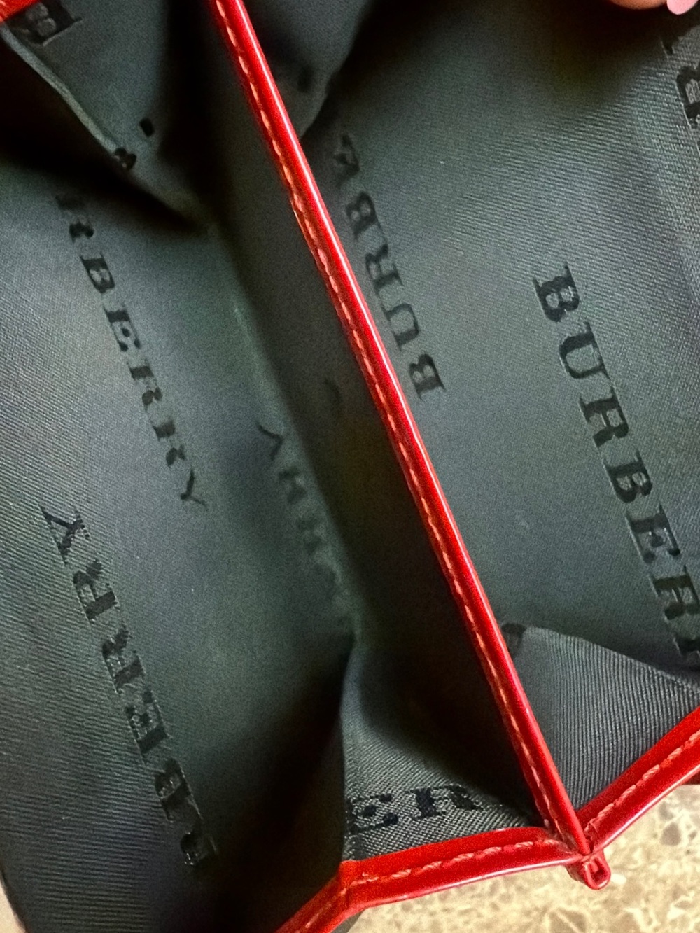 Authentic Burberry Shadow Check Patent Leather Kiss Lock Wallet - Picture 14 of 14